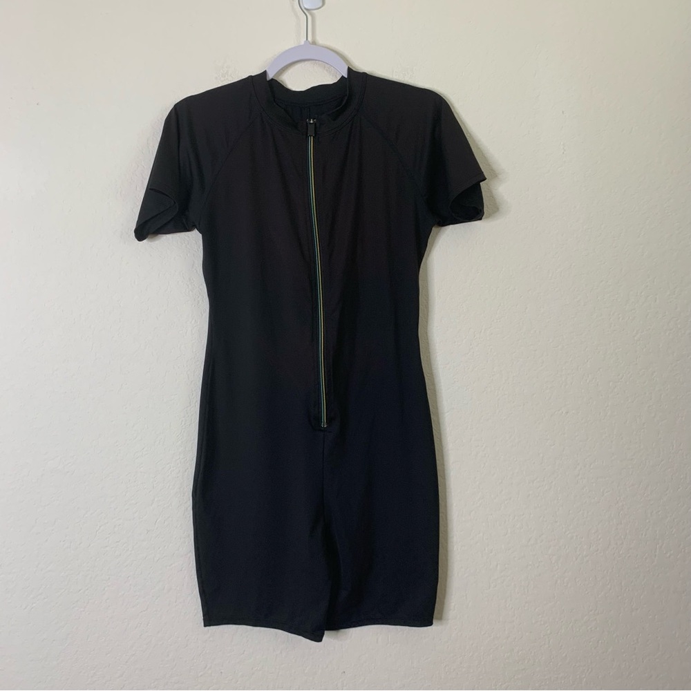 TomboyX Swim black Unisuit front zipper and short sleeves M